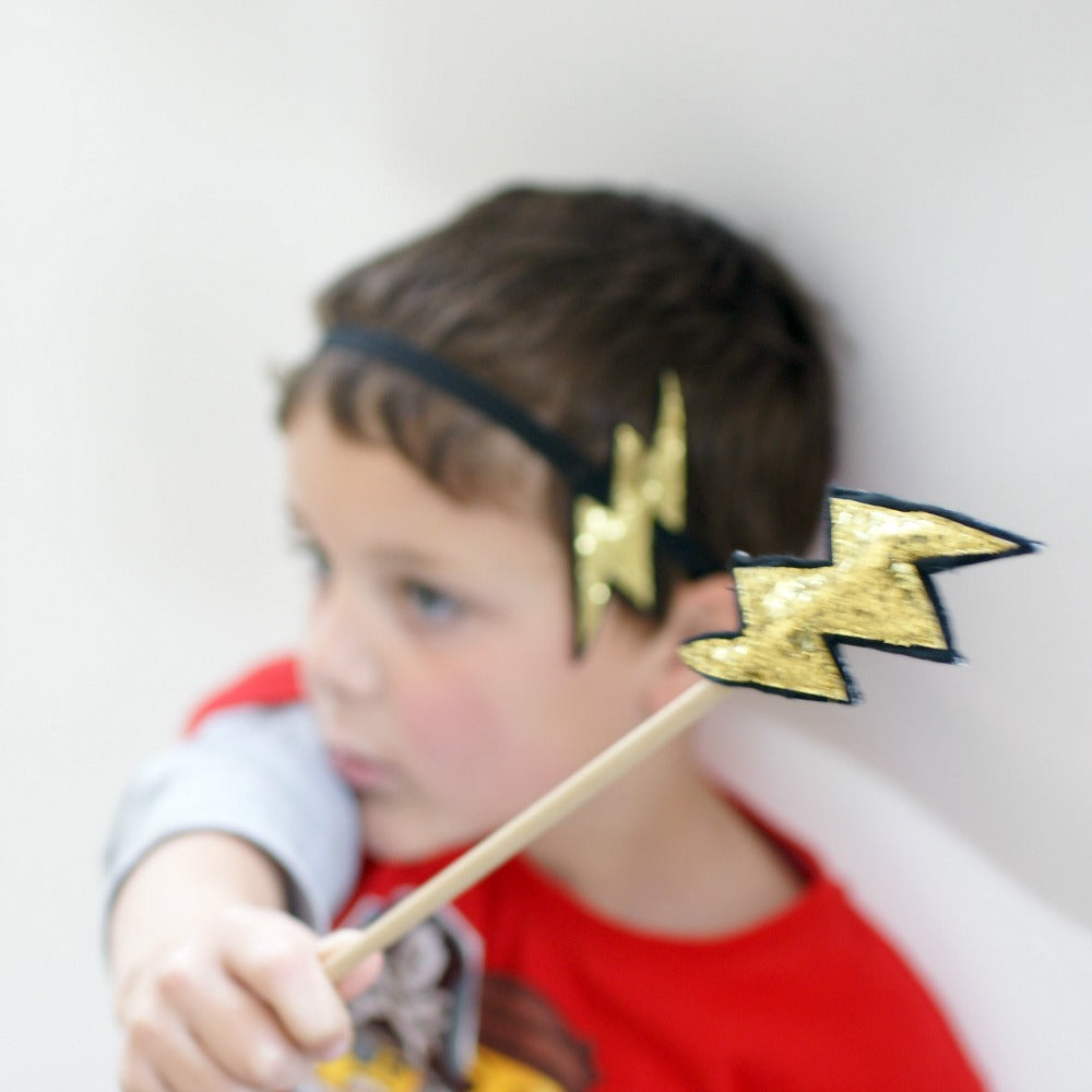 easy DIY felt wand for boys - lightning bolt shape